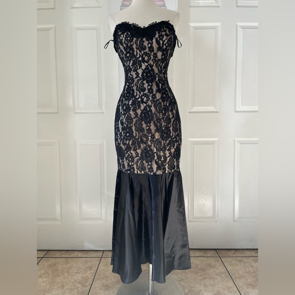black sleeveless dress Structured Plunge Front Mini – InTheStyle collection: NEW ARRIVALS Size:FR 46 Shades Of Blue Color